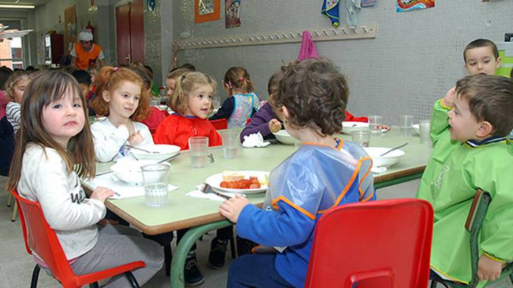 Eskola-jantokietan kalitatezko elikagai osasungarri eta gertukoak aztergai Amaiur Ikastolan