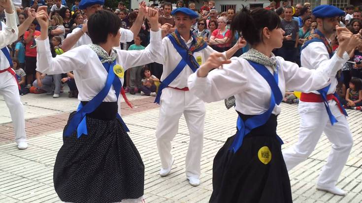 Arrotxapeko bestak: txupinazoa, kontzertuak, kaldereteak, kalejira...