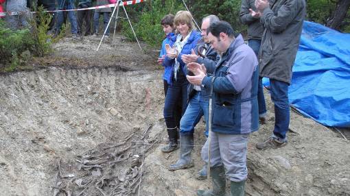 Ezkabatik ihes egindako hamalau pertsonen gorpuzkiak aurkitu dituzte Olaben