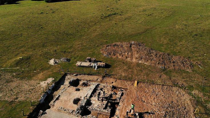 Erromatarren bainuetxe baten aztarnak aurkitu ditu Aranzadik Zalduan
