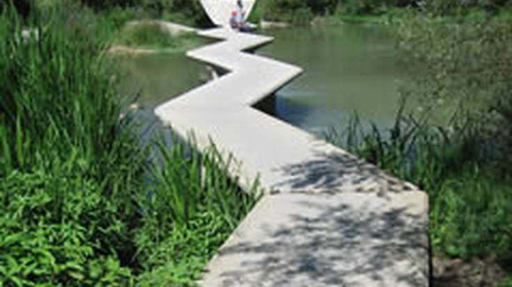 22 urteko gazte bat hil zen atzo eguerdian Magdalenako zaldainetan