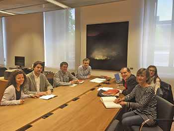 Parlamentuan ere euskara ikasten ari dira