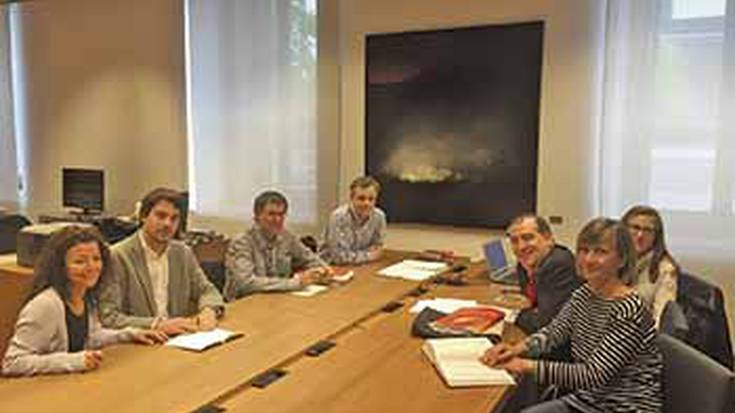 Parlamentuan ere euskara ikasten ari dira