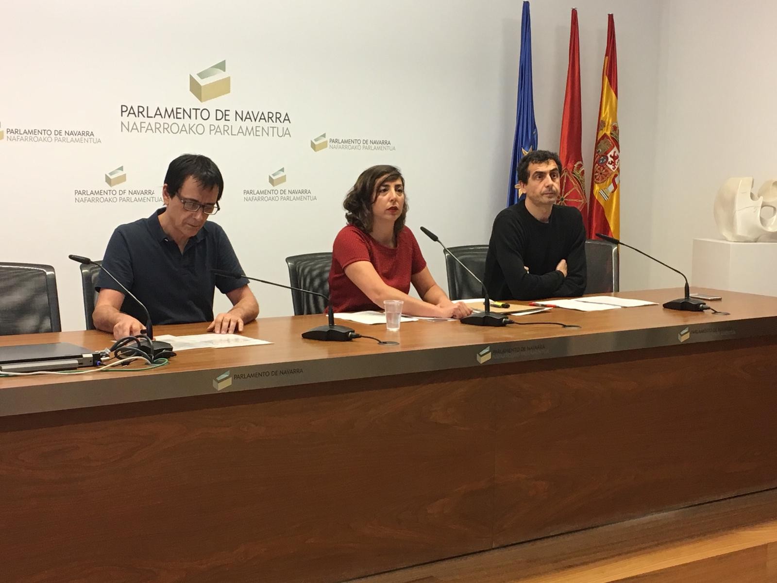 Laura Perez: "Deserosoa izan naizelako erditik kendu nahi izan naute hasieratik"