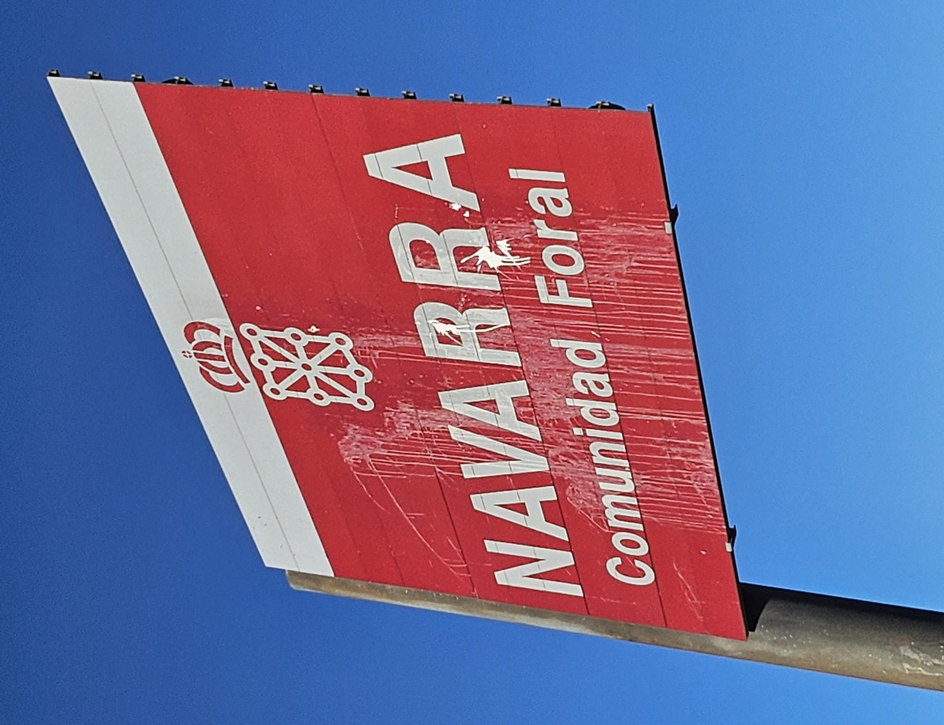 AP-68 autopistara ez da euskara iritsi oraindik