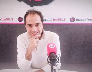 Ivan Gimenez: "Francok La Perla hoteleko telefonora deitu zion Molari gerra gelditzeko eskatuz altxamendua hasi eta berehala"