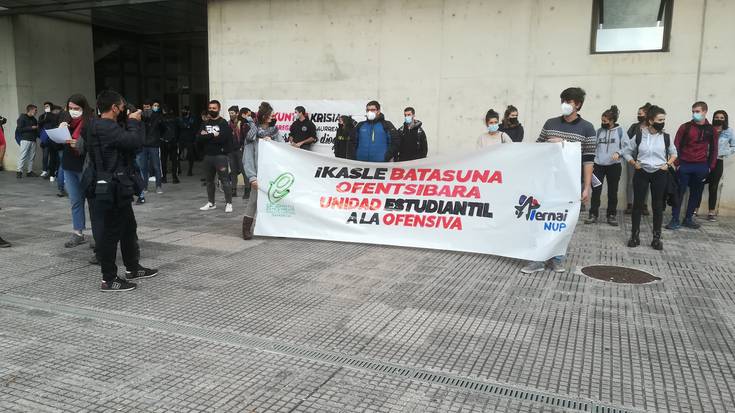 Unibertsitateko ikasleen "egoera prekarioa" salatu dute Ernai eta Ikasleak Martxan taldeek