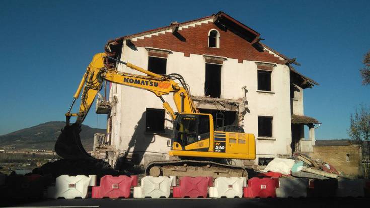 Amaitu dituzte Villa Celes txaleta eraisteko eta Belosoko Aldapa urbanizatzeko lanak