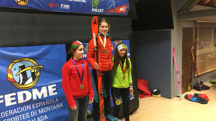 Aldapan gora, pausorik pauso…eskien gainean 