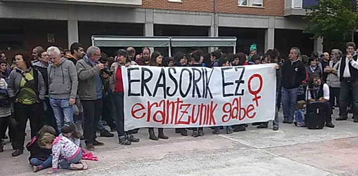 Nafarroa Oinezen bortxatu zutela salatu du neska batek