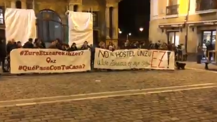 Hotelak eta apartamentu turistikoak mugatzeko araudia onartu du Iruñeko Udalak