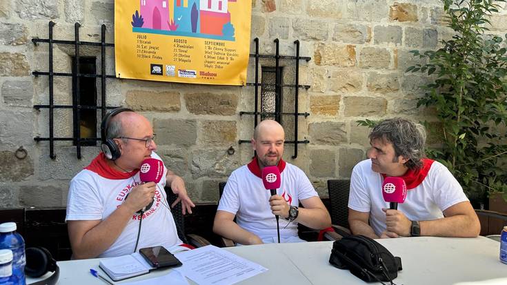 Asier Cabo eta Mikel Lizaso (auzokideak): "Alde Zaharra oso auzo komunitarioa da, eta hori asko nabaritzen da sanferminetan ere"