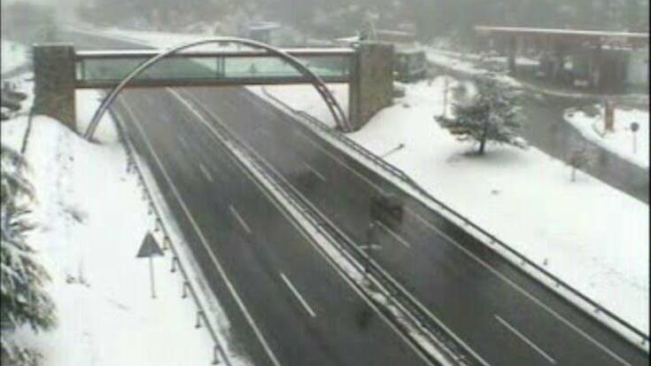 Elurra kentzeko 43 makina, prest