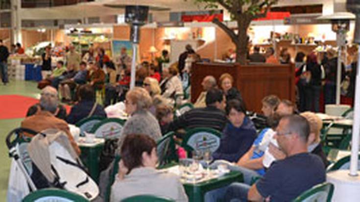 Azoka zabalduko du Nuevo Futuro elkarteak ostegunean, Autobus Geltoki Zaharrean