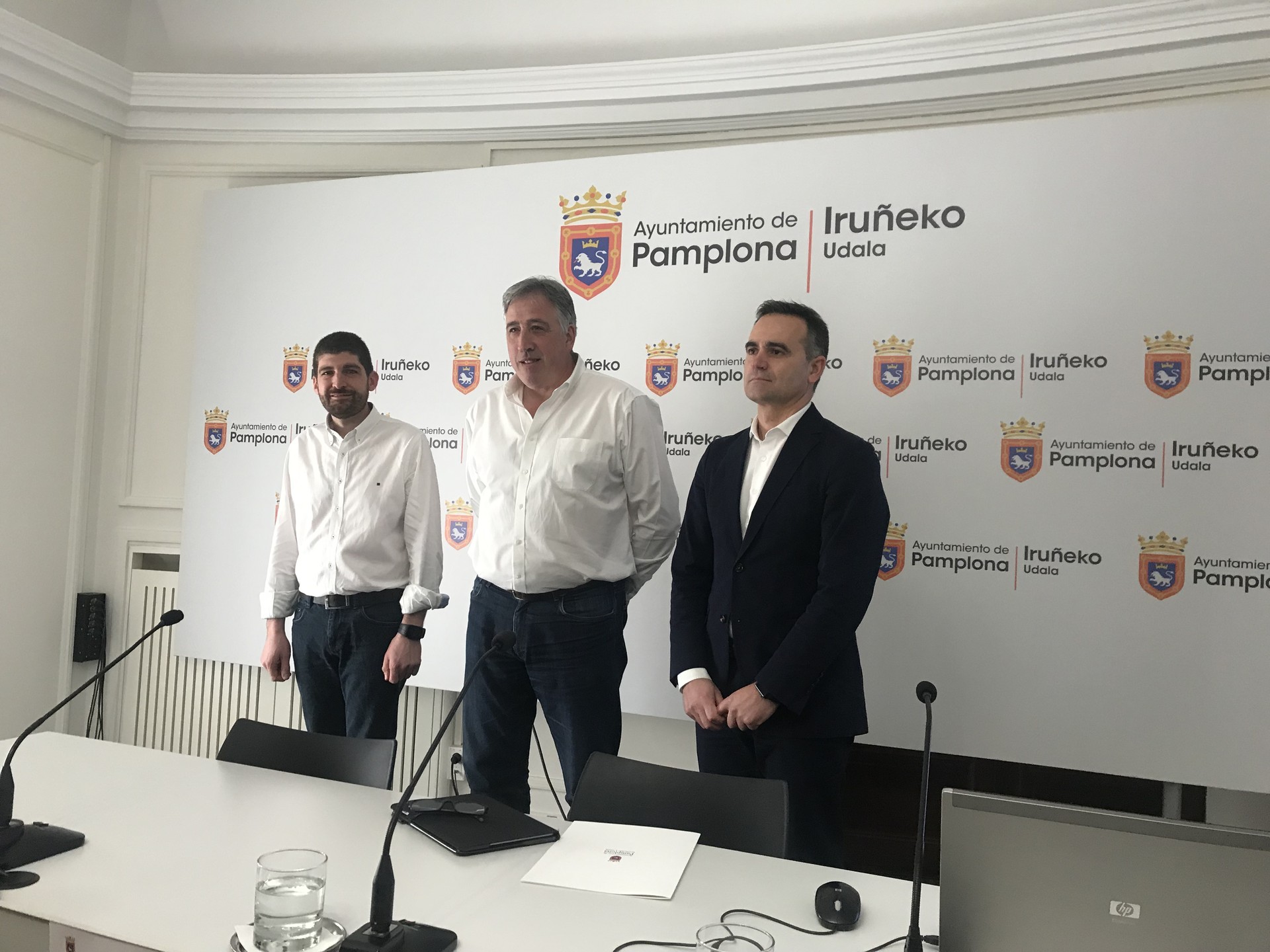 Euskara eta gaztelania maila berean dituen iruditegia aurkeztu du Iruñeko Udalak