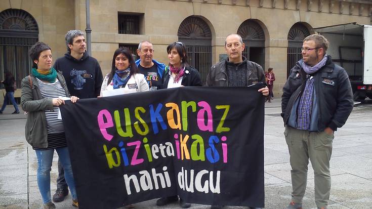 Artaxoa, Larraga, Mirafuentes eta Mendigorriako D ereduko haurren gurasoak laguntza eske