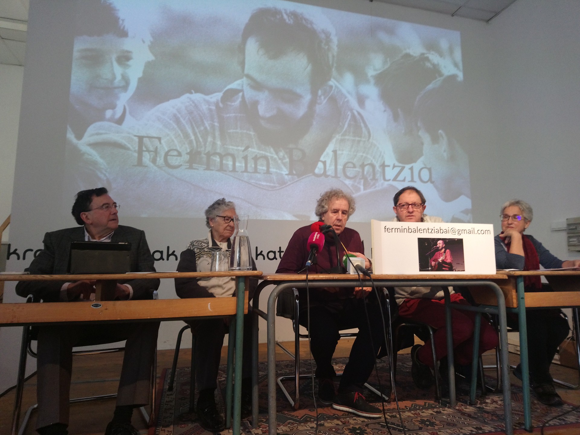 Vianako Printzea saria Fermin Balentziarentzat izan dadila eskatu dute