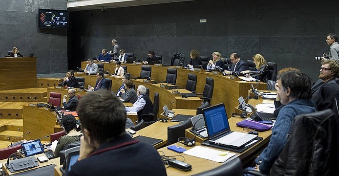 Estatuak eragindako motibazio politikoko biktimen legea, aurrera