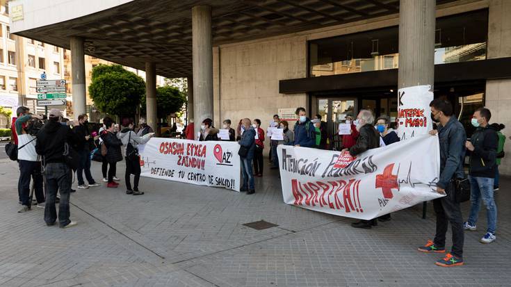 Nafarroako Osasun Plataformak manifestaziora deitu du, "kudeaketa negargarriaren" aurka