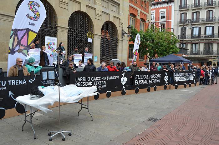 Sakabanaketa amai dadin eskatzeko protesta egin du Sarek asteburuan