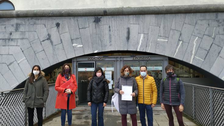 Hezkuntza legeak lanbide-heziketako irakasleei eragin dien ziurgabetasunaz ohartarazi dute sindikatuek